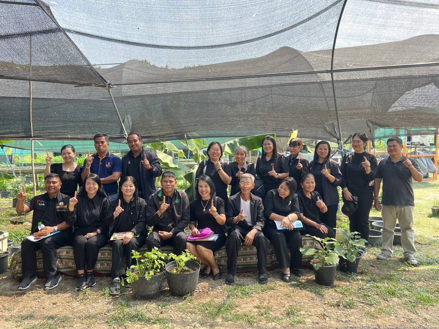 title - ปฏิรูปที่ดินจังหวัดเพชรบุรี พร้อมด้วย เจ้าหน้าที่ ส.ป.ก.เพชรบุรี ร่วมต้อนรับคณะกรรมการตัดสินการประกวดวิสาหกิจชุมชนดีเด่นระดับจังหวัด ปี 2569 และสนับสนุนข้อมูลการพัฒนา วิสาหกิจชุมชนสหพันธ์เกษตรกรเพชรน้ำหนึ่ง